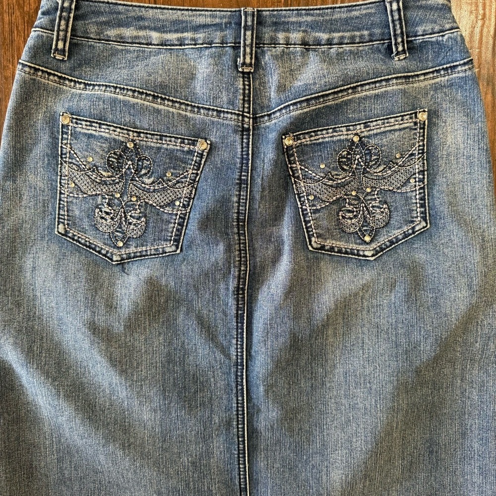 Christopher & Banks Denim Skirt Size 4 Y2K Fleur De Lis Rhinestone Blue